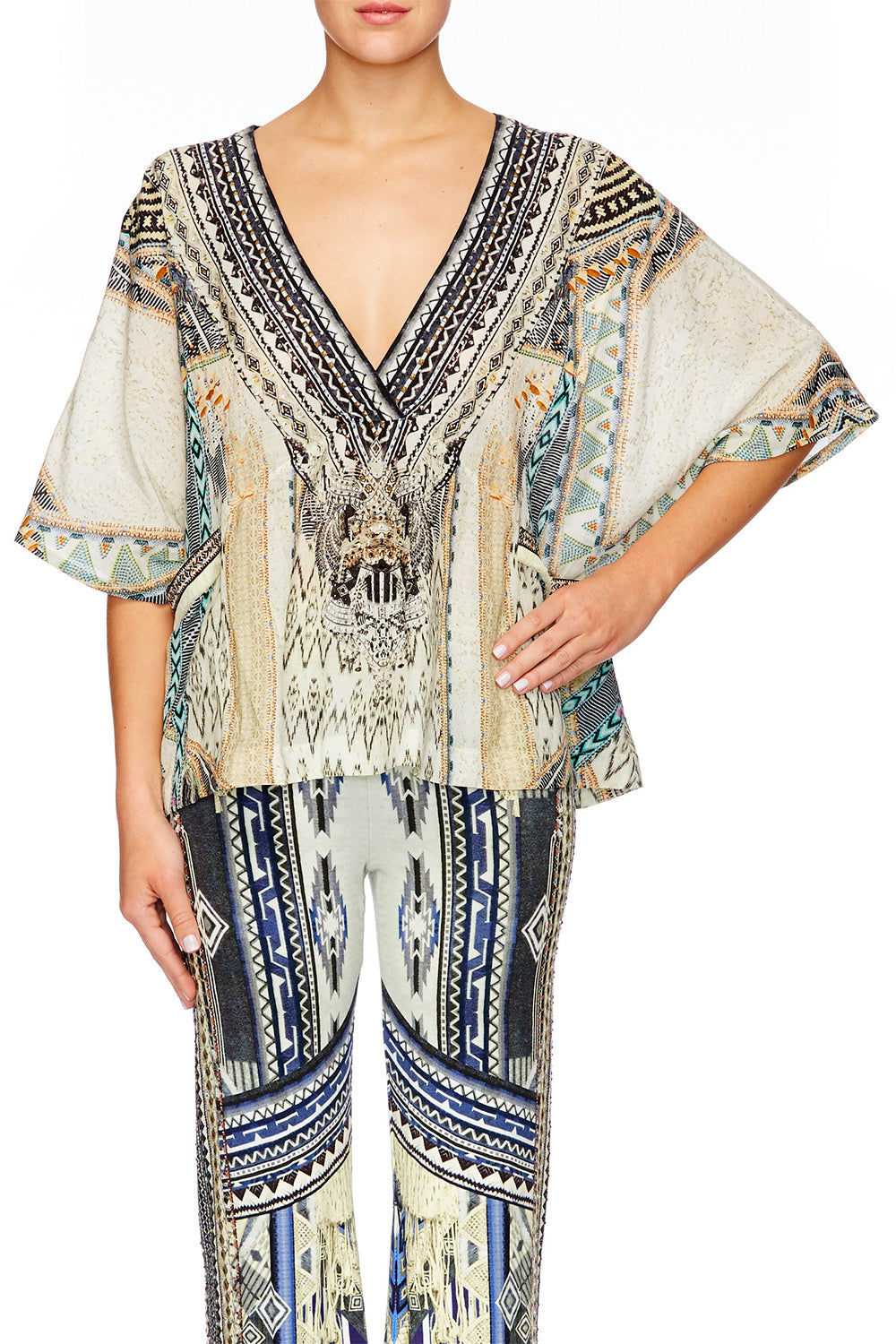 WEAVE ON V NECK TOP WITH LOOSE SLEEVE