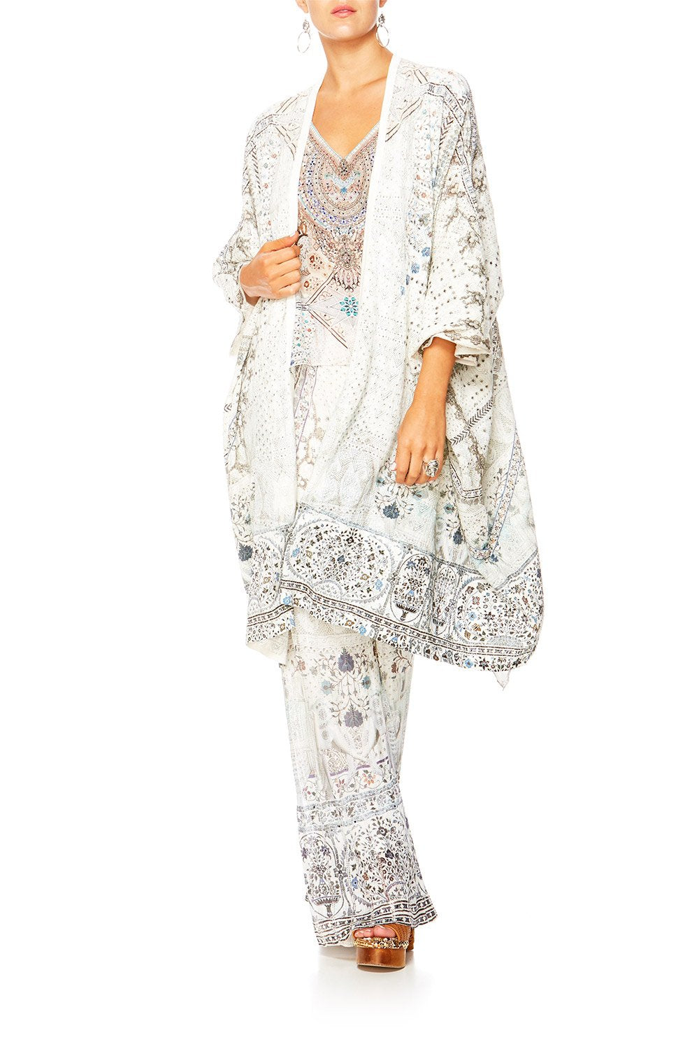 BREAKFAST WITH SILVIA KNIT CAPE