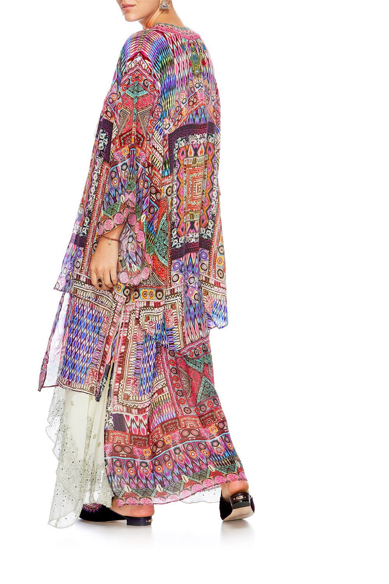 KIMONO WITH LONG UNDERLAY ECHOS OF ENCHANTMENT