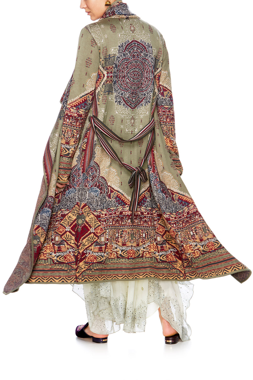 THE CARAVAN OVERSIZED COLLAR KNIT