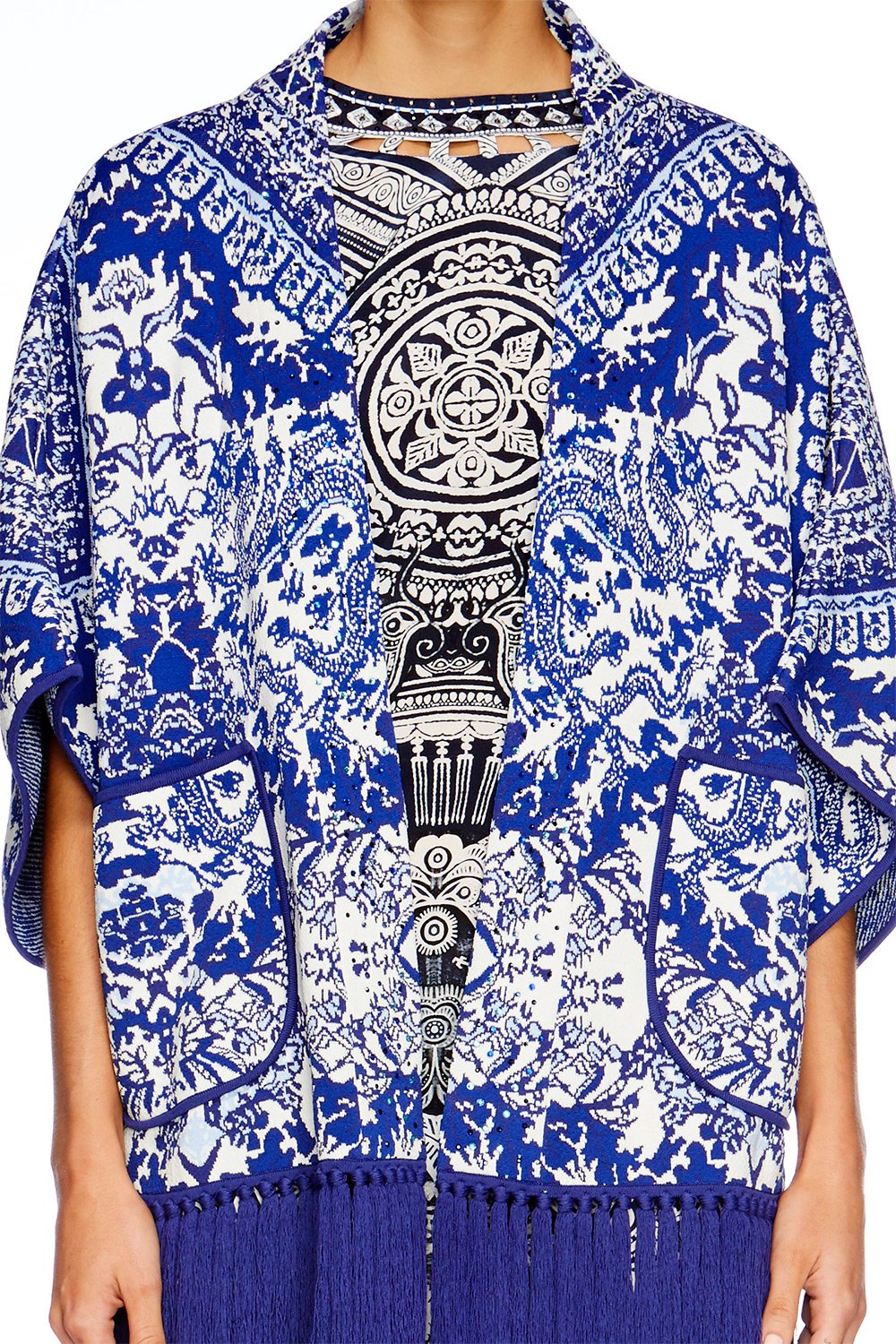 POETS SANCTUARY PONCHO W POCKETS & FRINGING